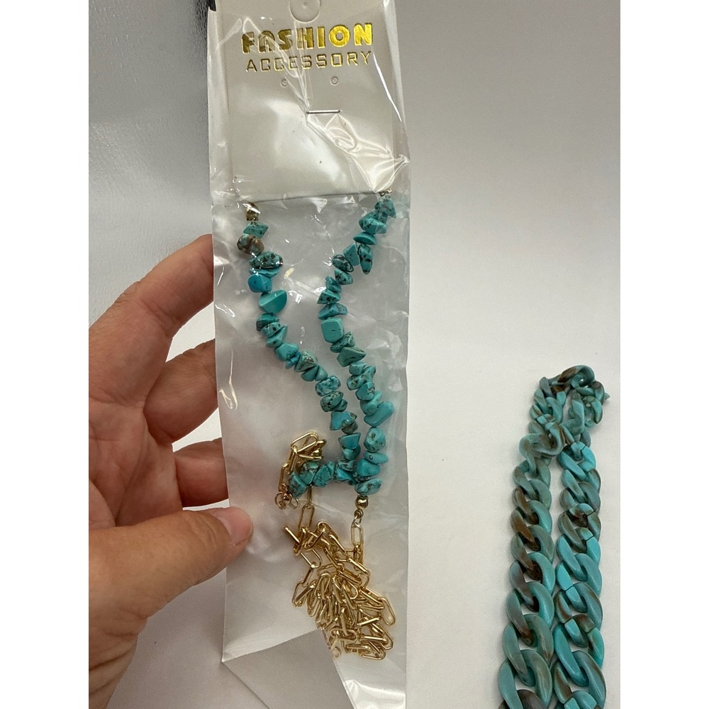 Fashion Accessory Turquoise Acrylic Curb Link Eyewear Chain & Chip Necklace Set - Picture 2 of 7